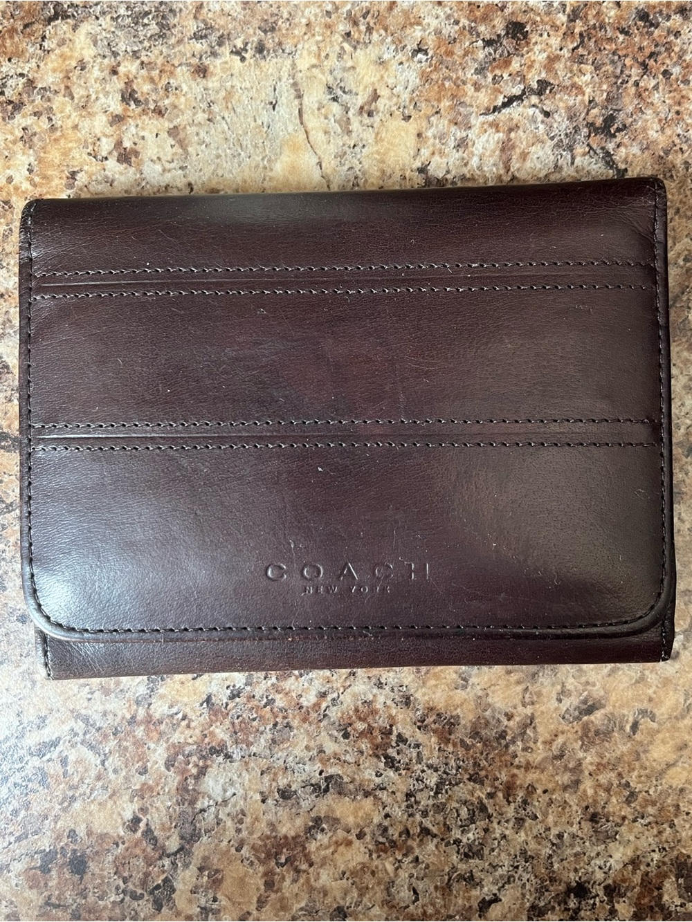 Coach 💕 EUC Vintage Men’s Smooth Dark Brown Leather Tri-Fold-Tribeca Line